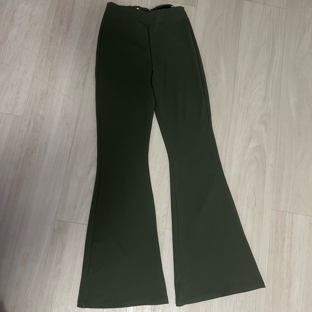 💚 olive green pants 💚
